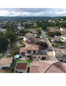 2nisdrone prise de vue aérienne village et toiture-4, Droniste qualifié et certifié en Ile de France