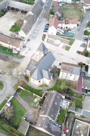 2nisdrone prise de vue aérienne village et église belle toiture-8, Droniste qualifié et certifié en Ile de France