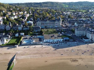 2nisdrone prise de vue aérienne de plage et hôtels-3, Droniste qualifié et certifié en Ile de France