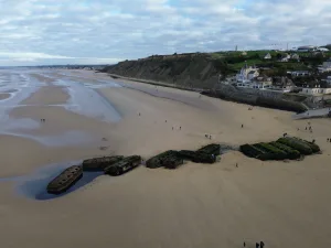 2nisdrone prise de vue aérienne de plage et falaise-2, Droniste qualifié et certifié en Ile de France