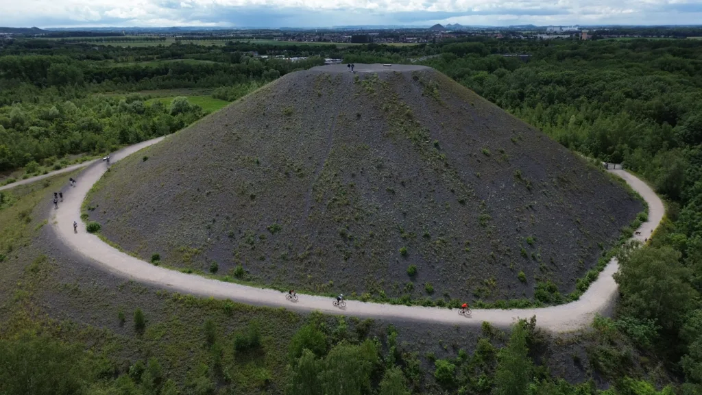 2nisdrone.fr - Denis pilote Droniste qualifié et certifié en Ile de France - Un terril